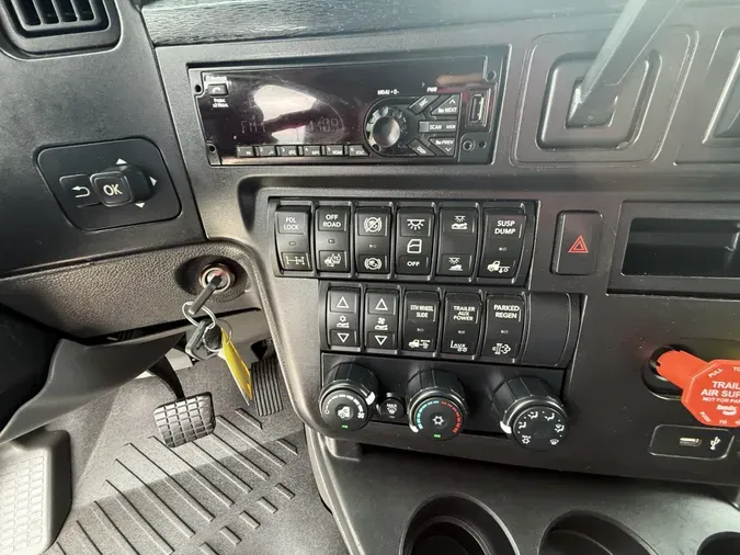 2020 International LT625