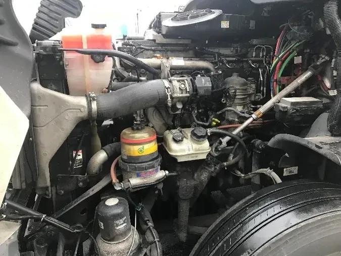 2016 FREIGHTLINER X12564ST