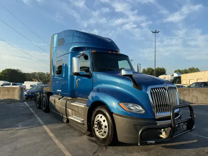 2021 International LT625