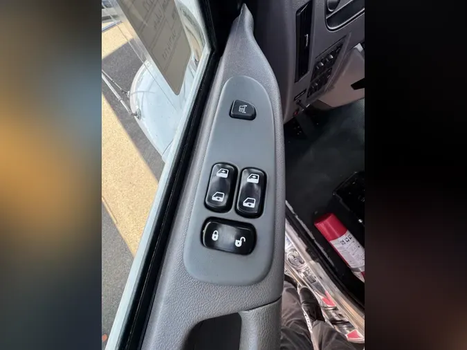 2020 Peterbilt 337