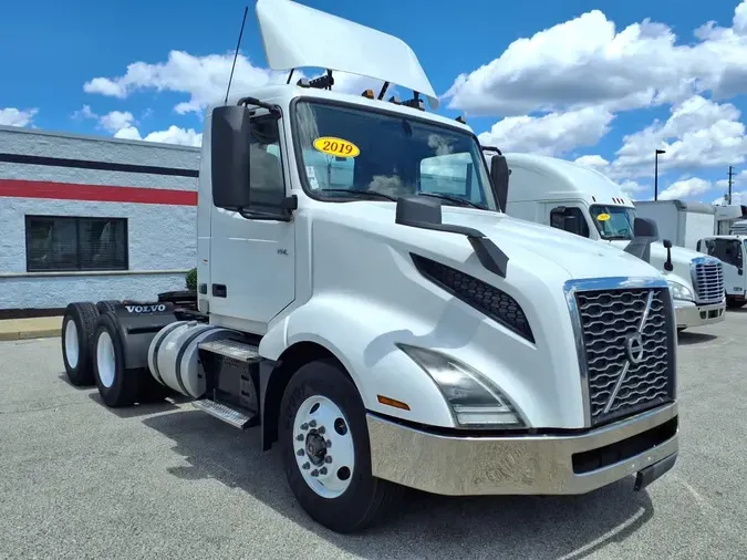 2019 VOLVO VNL64T-300064813c85b6ec4fc47499611ef006a49