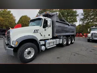 2020 Mack GR64F M359