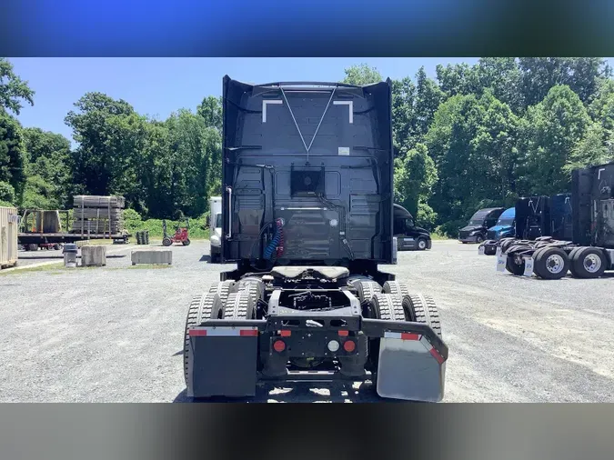 2022 Volvo VNL760