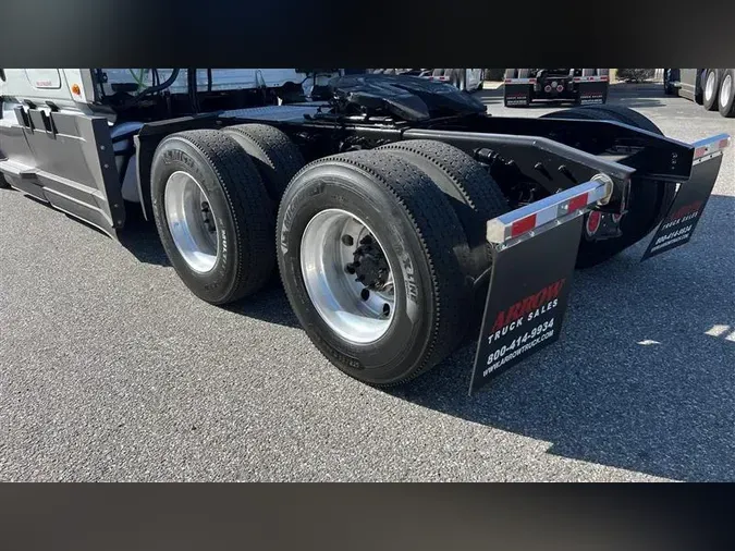 2021 FREIGHTLINER CA126