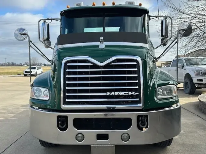 2017 MACK CXU613