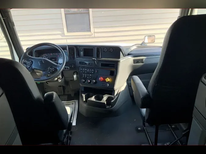 2023 INT LT625 6x4