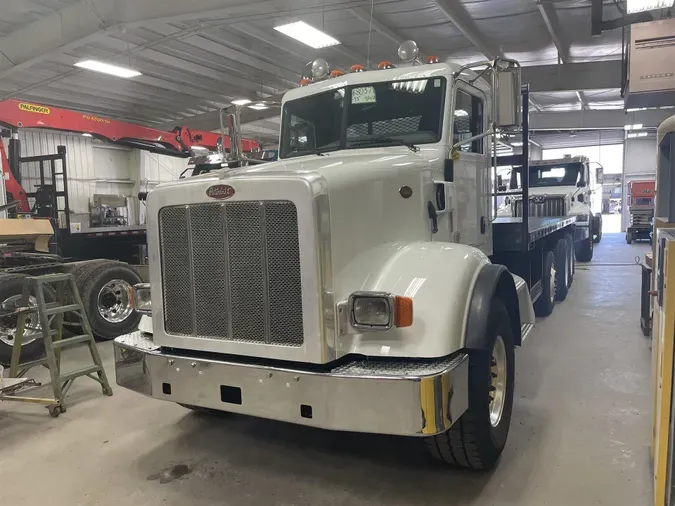 2011 Peterbilt 365