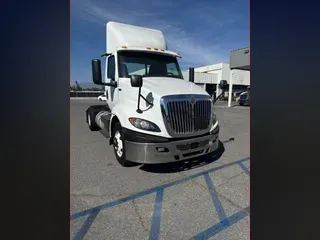 2019 NAVISTAR INTERNATIONAL RH613 DAYCAB S/A