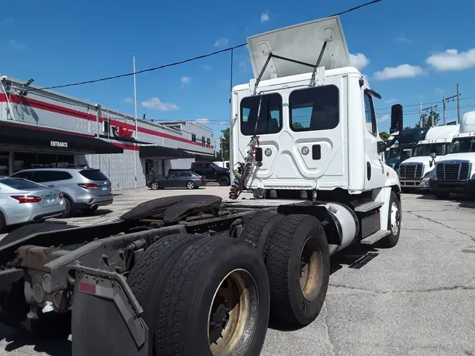 2016 FREIGHTLINER/MERCEDES CASCADIA 125