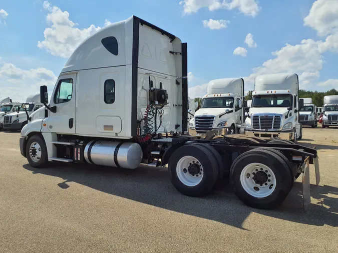 2019 FREIGHTLINER/MERCEDES CASCADIA 125