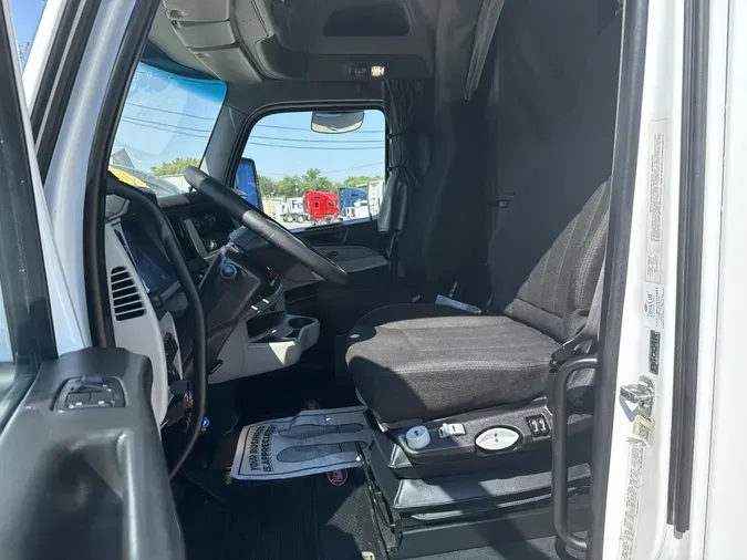 2023 Peterbilt 579
