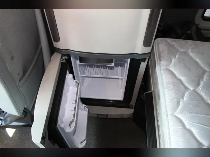 2025 Peterbilt 567065cd56ff9bc73b8474c1ff17c6454a0