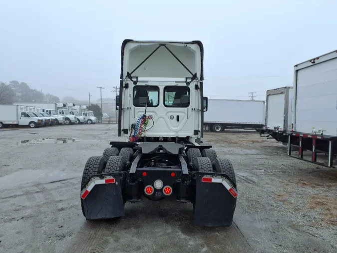 2018 FREIGHTLINER/MERCEDES CASCADIA 125