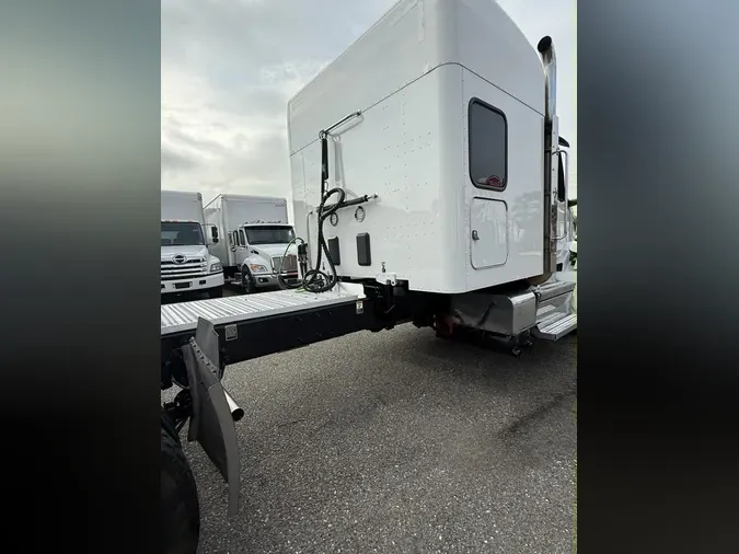 2023 Peterbilt 579