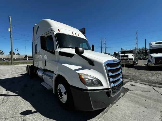 2019 Freightliner Cascadia 126