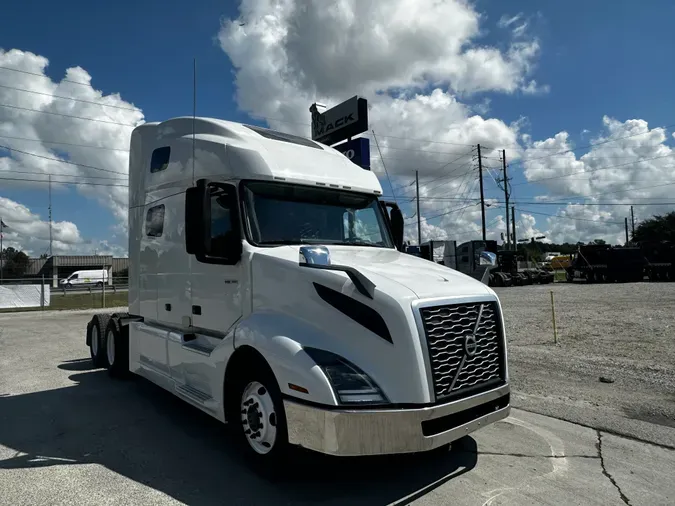 2020 Volvo VNL64T760