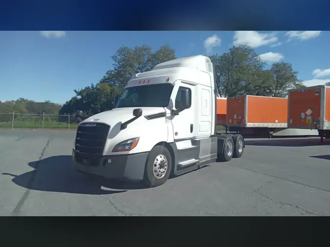2021 Freightliner Cascadia 126