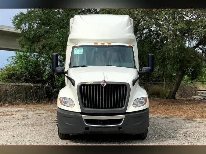 2022 INT LT625 6x4