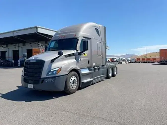 2023 Freightliner Cascadia