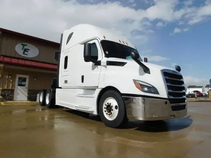 2020 Freightliner Cascadia06725418b1f249b51e4198eae8efe547