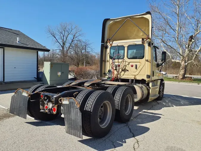 2019 FREIGHTLINER/MERCEDES CASCADIA 125