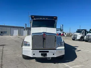 2024 Kenworth T880