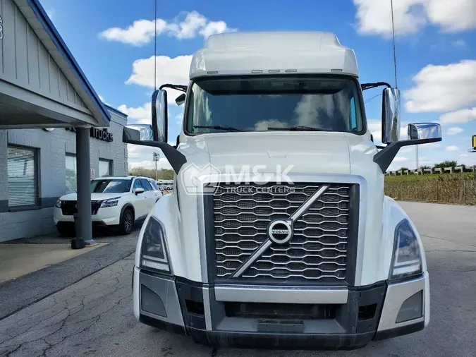 2023 VOLVO VNL64T760