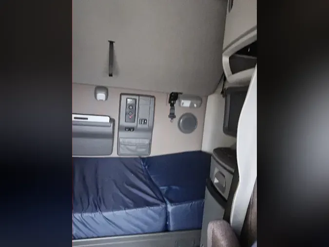 2021 VOLVO VNL64T74006761fd48c5c54b733de0ba4a8d49823