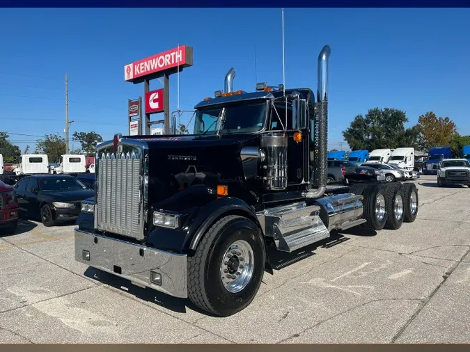 2026 Kenworth W900L06784c6ed2c92f726c64f94a55427193