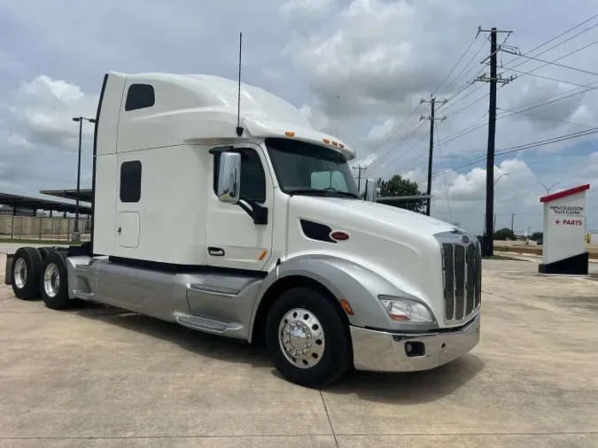 2022 Peterbilt 579