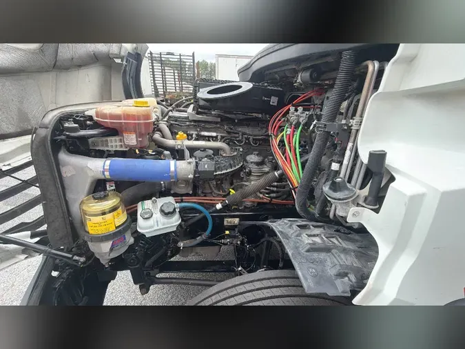 2021 Freightliner Cascadia 126