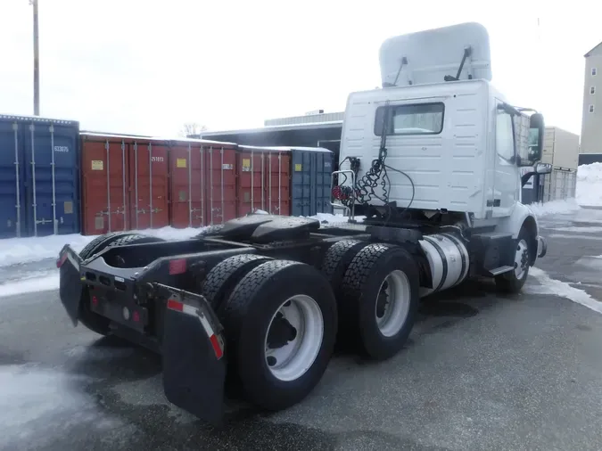 2019 VOLVO VNL