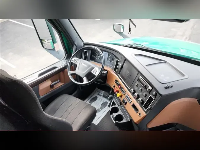 2020 FREIGHTLINER CA126