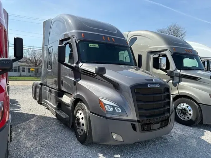 2022 FREIGHTLINER CA126