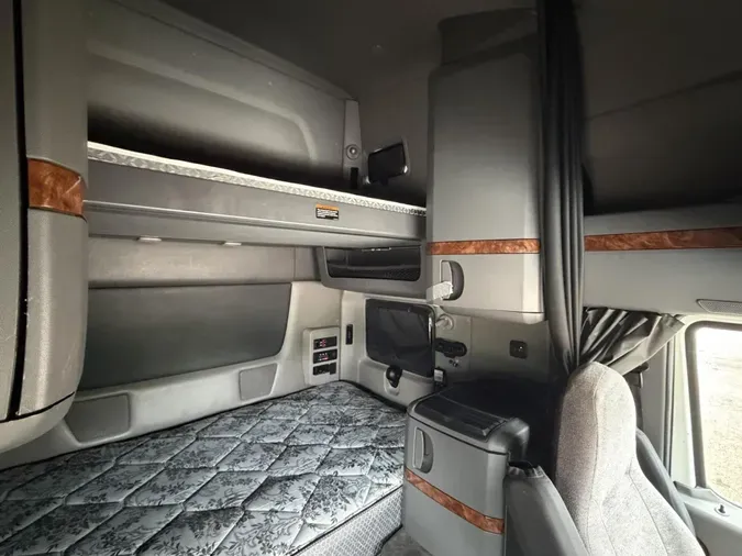 2022 International LT625
