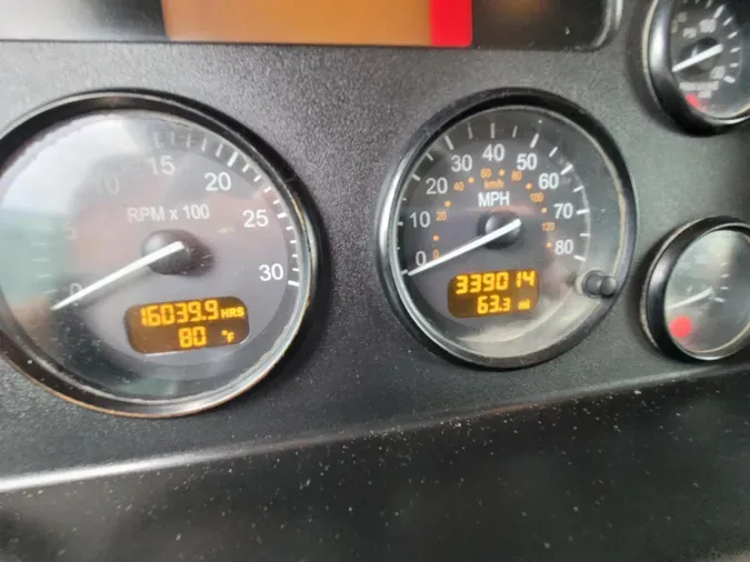 2017 Peterbilt 348