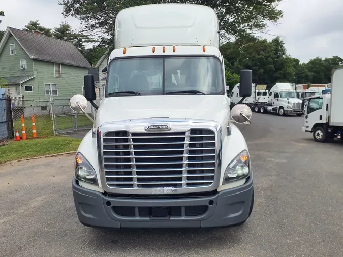 2019 FREIGHTLINER/MERCEDES CASCADIA 125