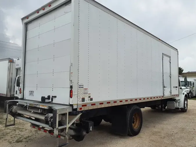 2018 FREIGHTLINER M2 106