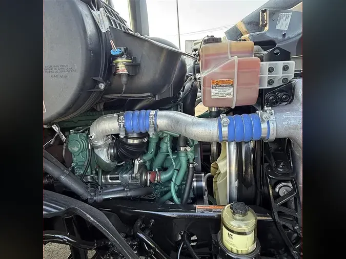 2024 VOLVO VNR64T300068e5d2d99483b24f44a8f6369a18120