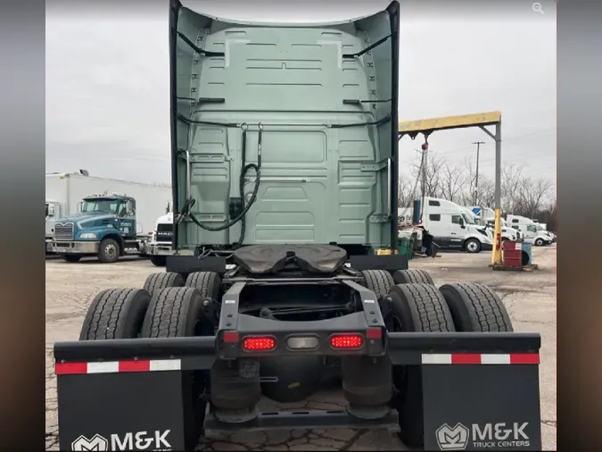 2025 VOLVO VNL64T760