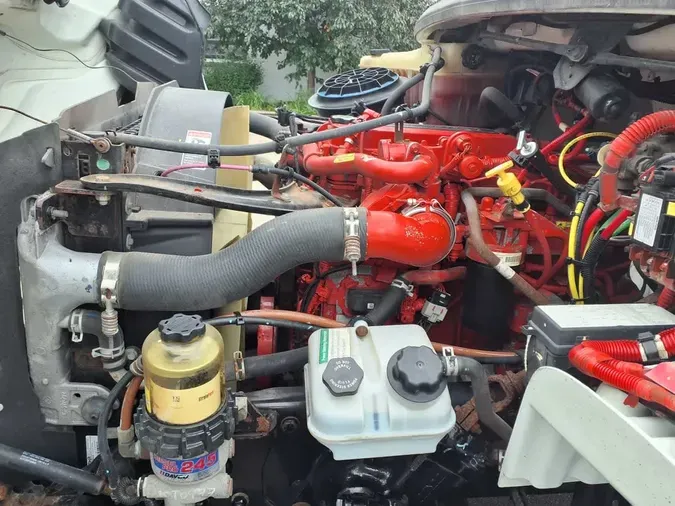 2019 FREIGHTLINER M2 106