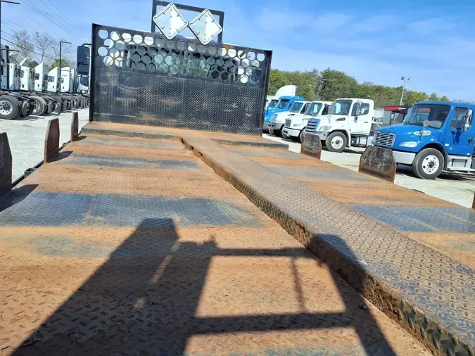 2019 FREIGHTLINER/MERCEDES M2 106