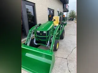 2022 John Deere 1025R TLB
