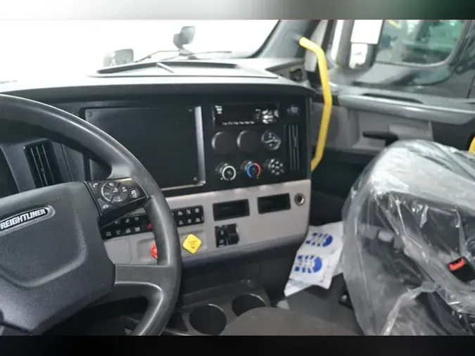 2022 FREIGHTLINER CASCADIA 116