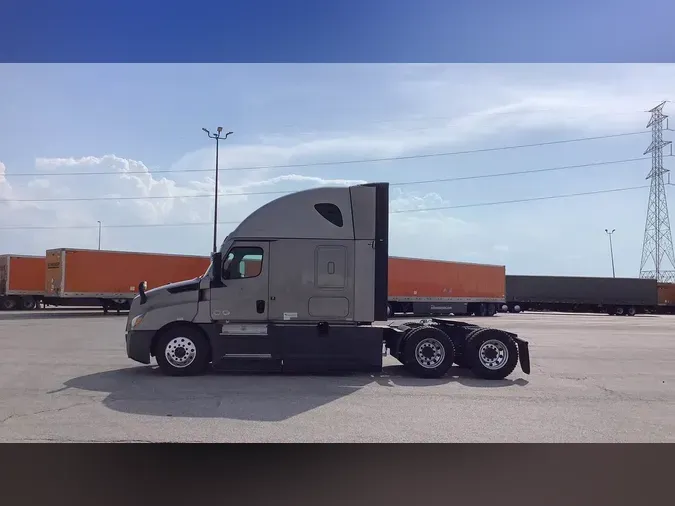 2025 Freightliner Cascadia 126