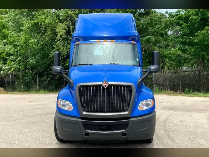 2022 INT LT625 6x4