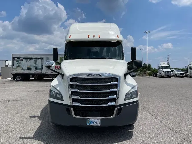 2018 Freightliner T12664ST