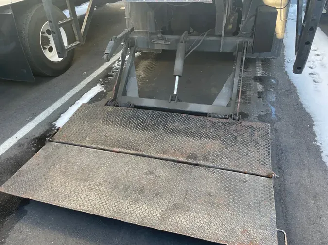 2017 NAVISTAR INTERNATIONAL 4300