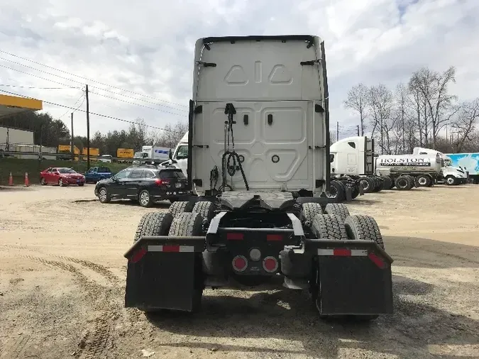 2017 Freightliner X12564ST