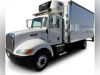 2018 Peterbilt 325